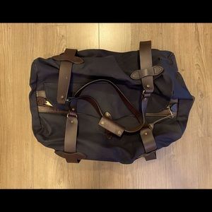Filson Medium Duffle Bag (Navy)